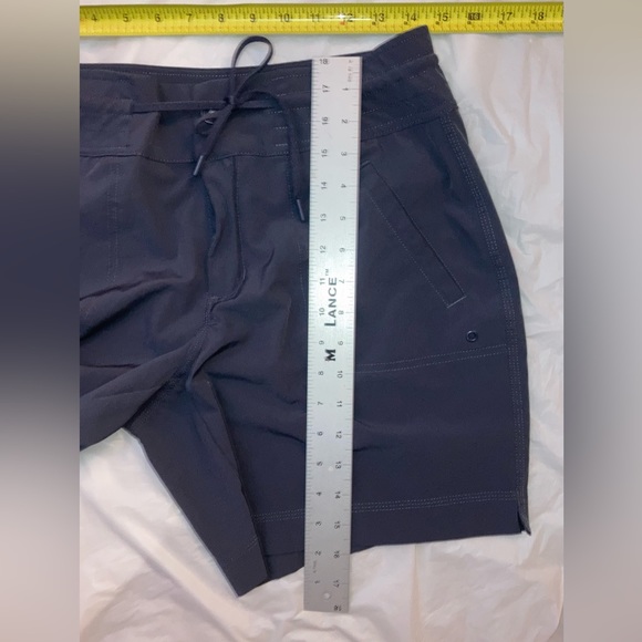 ATHLETIC WORKS WOMEN’sGRAY SWIM TRUNKS DRAWSTRING 2 POCKETS UNISEX  MED EUC - Picture 8 of 12